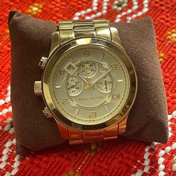 Michael Kors MK 8077 Gold Tone Watch Unisex - Picture 5 of 15